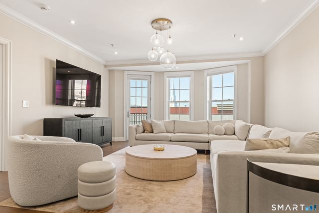 85 Memorial Road APT 411, West Hartford, CT 06107