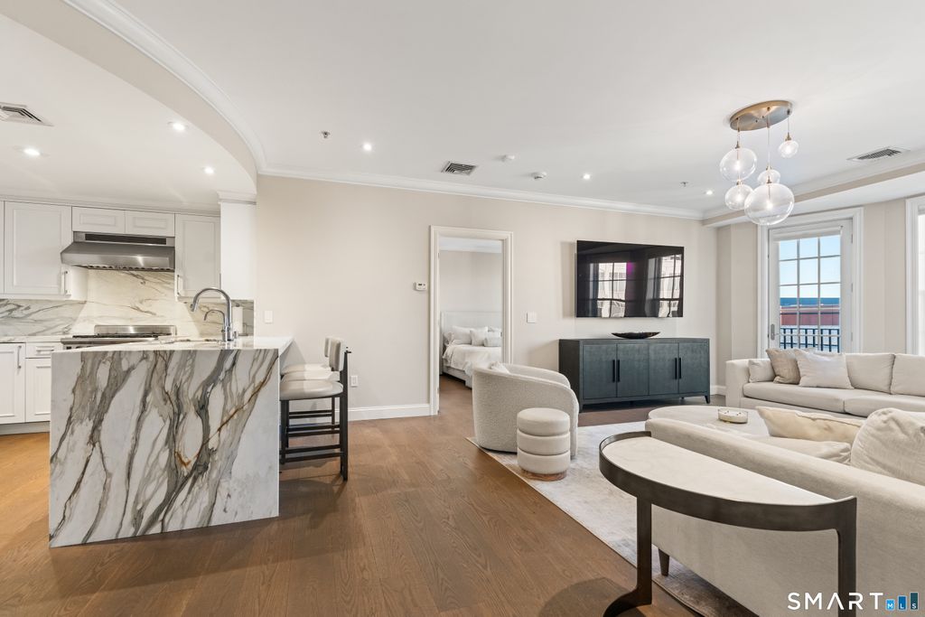 85 Memorial Road APT 411, West Hartford, CT 06107