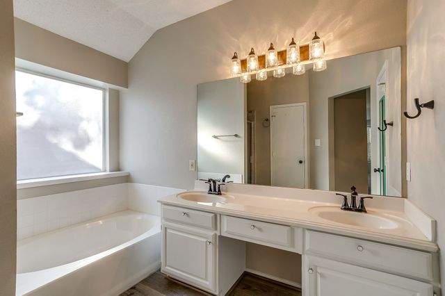 5024 Prairie Creek Trail, Fort Worth, TX 76179