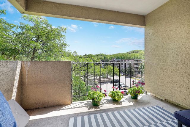 6710 Vernon Avenue S 406, Edina, MN 55436