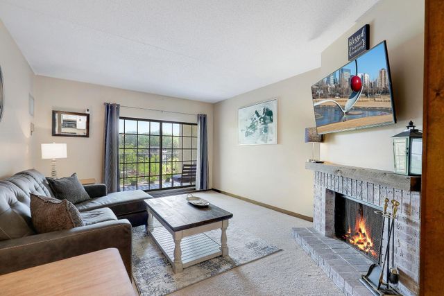 6710 Vernon Avenue S 406, Edina, MN 55436