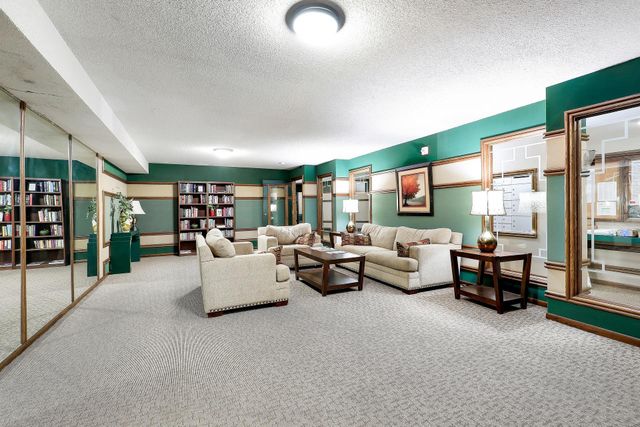 6710 Vernon Avenue S 406, Edina, MN 55436