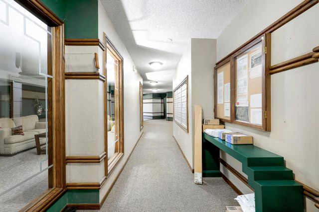 6710 Vernon Avenue S 406, Edina, MN 55436