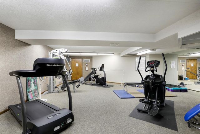 6710 Vernon Avenue S 406, Edina, MN 55436