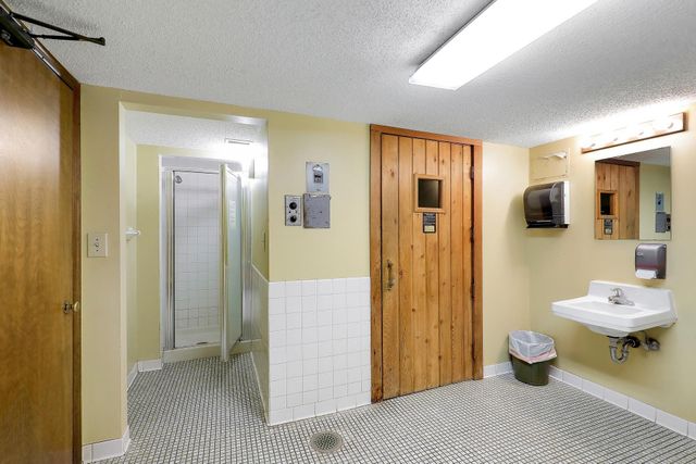6710 Vernon Avenue S 406, Edina, MN 55436