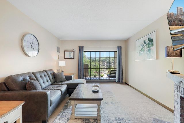 6710 Vernon Avenue S 406, Edina, MN 55436