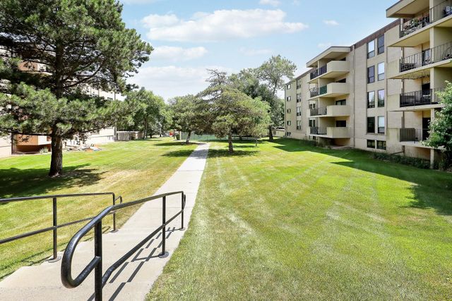 6710 Vernon Avenue S 406, Edina, MN 55436