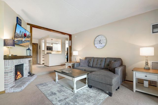 6710 Vernon Avenue S 406, Edina, MN 55436