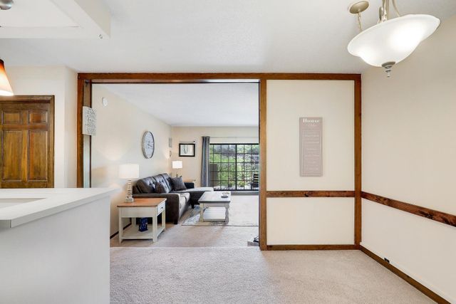 6710 Vernon Avenue S 406, Edina, MN 55436