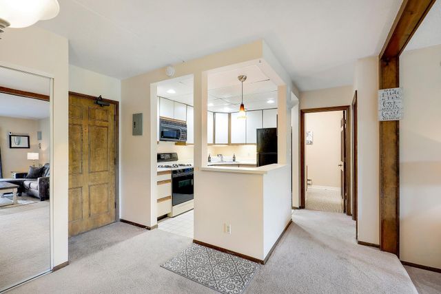 6710 Vernon Avenue S 406, Edina, MN 55436
