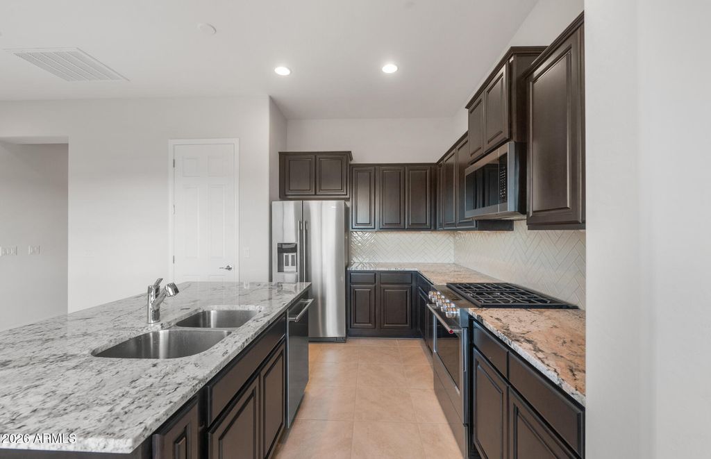 26684 W Pontiac Drive, Buckeye, AZ 85396 — photo 4
