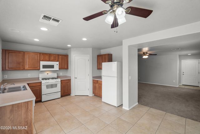 475 W Calle La Bolita, Sahuarita, AZ 85629