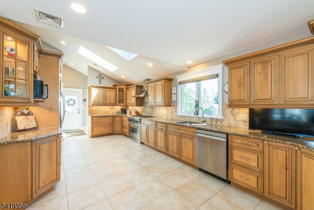 19 Caryn Place, Fairfield Twp., NJ 07004