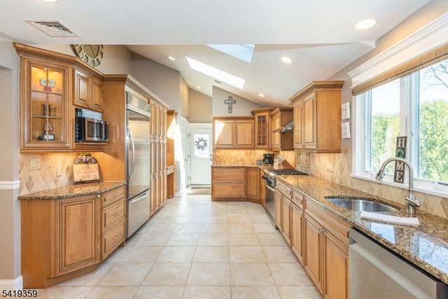 19 Caryn Place, Fairfield Twp., NJ 07004