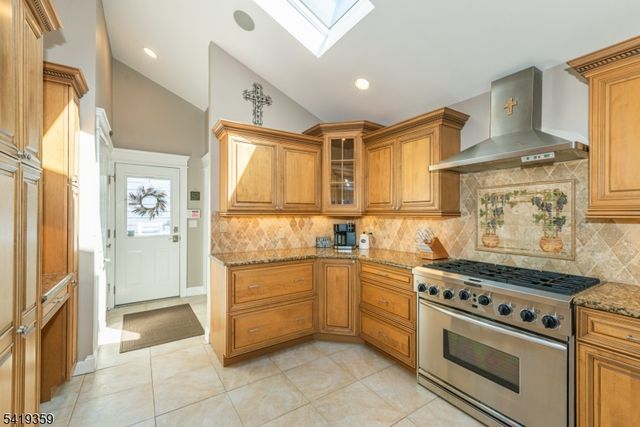 19 Caryn Place, Fairfield Twp., NJ 07004