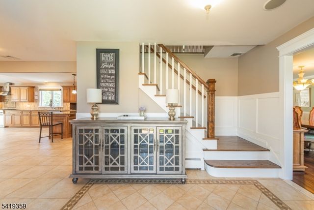 19 Caryn Place, Fairfield Twp., NJ 07004