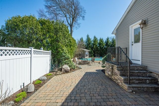 19 Caryn Place, Fairfield Twp., NJ 07004