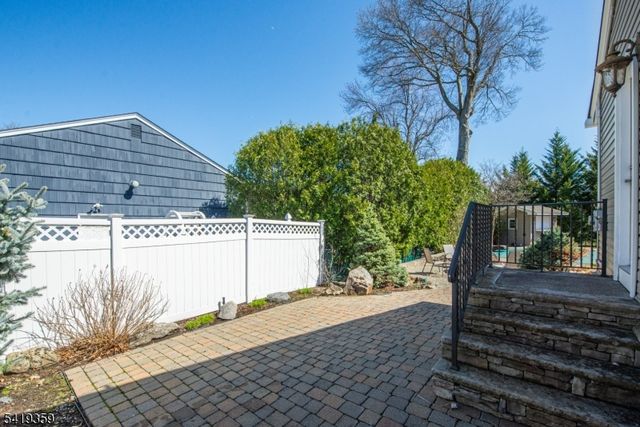 19 Caryn Place, Fairfield Twp., NJ 07004