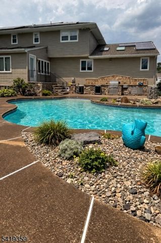 19 Caryn Place, Fairfield Twp., NJ 07004