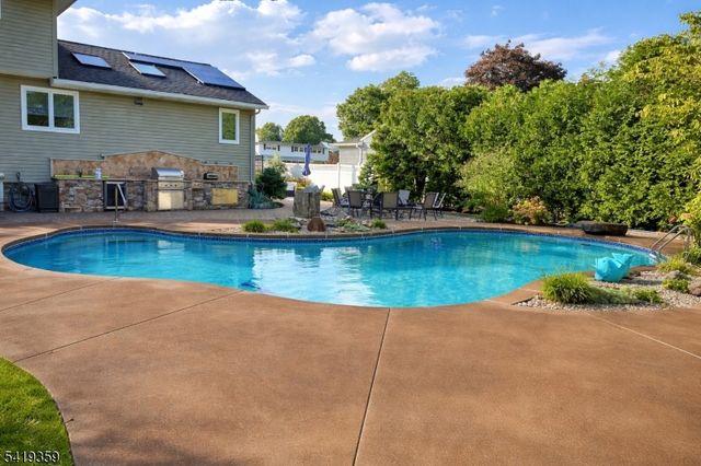 19 Caryn Place, Fairfield Twp., NJ 07004