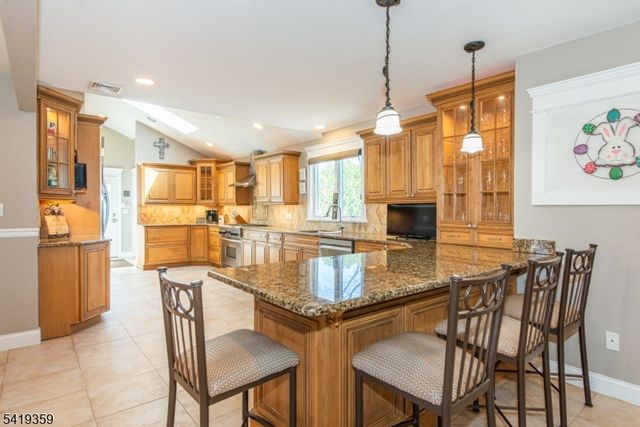 19 Caryn Place, Fairfield Twp., NJ 07004