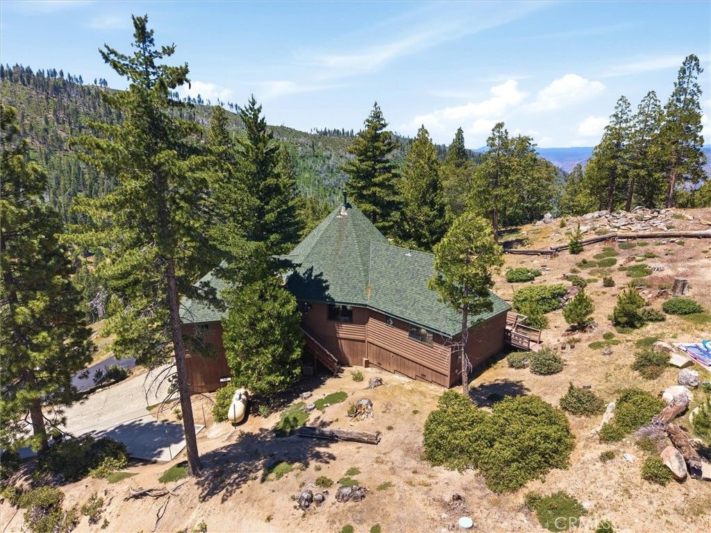 Image 3 of property listing at 7273 Yosemite Park, Yosemite, CA 95389