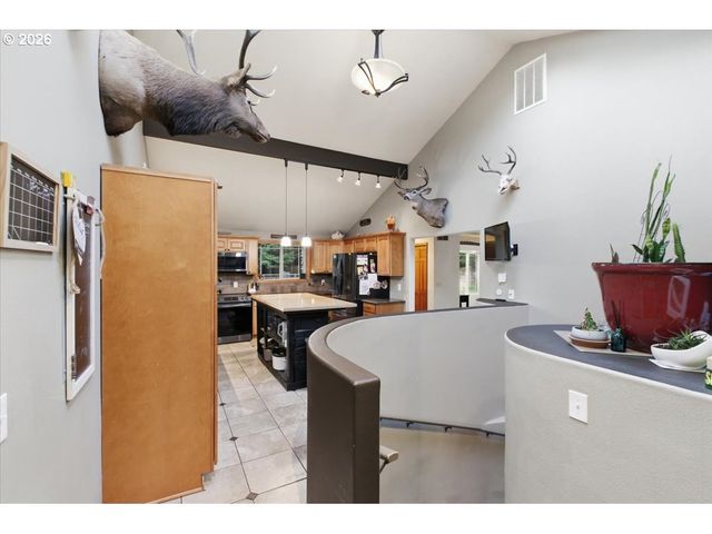 42801 ISLAND INN Dr, Lebanon, OR 97355