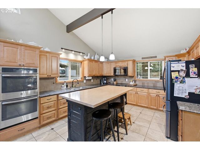 42801 ISLAND INN Dr, Lebanon, OR 97355