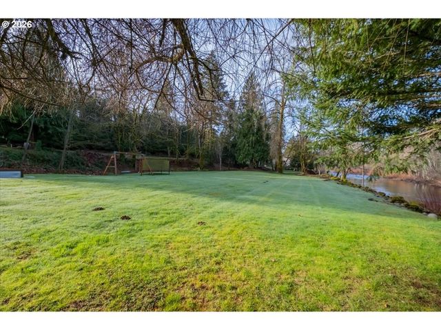 42801 ISLAND INN Dr, Lebanon, OR 97355