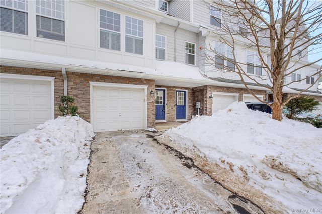 310 Bridgeview Drive, Poughkeepsie, NY 12601