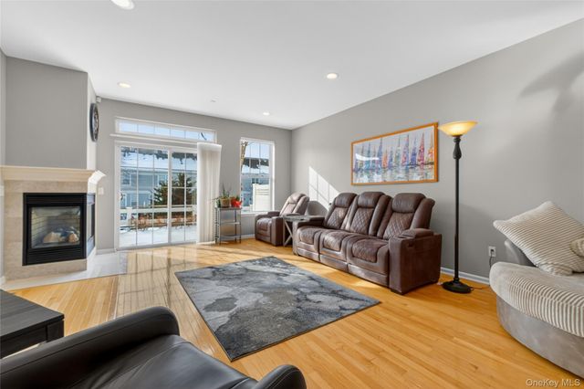 310 Bridgeview Drive, Poughkeepsie, NY 12601