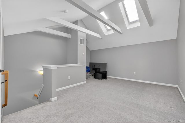 310 Bridgeview Drive, Poughkeepsie, NY 12601