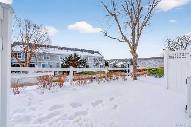 310 Bridgeview Drive, Poughkeepsie, NY 12601