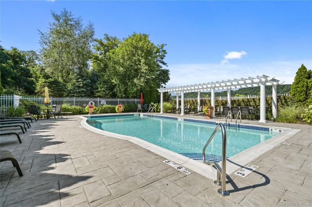 310 Bridgeview Drive, Poughkeepsie, NY 12601