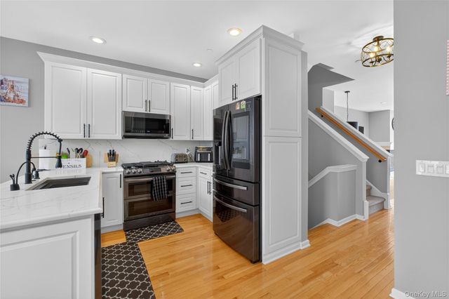 310 Bridgeview Drive, Poughkeepsie, NY 12601