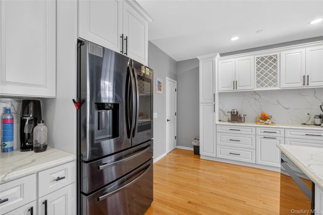 310 Bridgeview Drive, Poughkeepsie, NY 12601