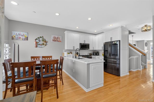 310 Bridgeview Drive, Poughkeepsie, NY 12601