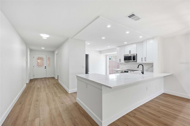 5526 CHANTECLAIRE 31, Sarasota, FL 34235