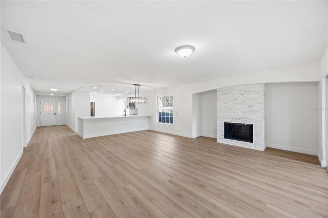 5526 CHANTECLAIRE 31, Sarasota, FL 34235