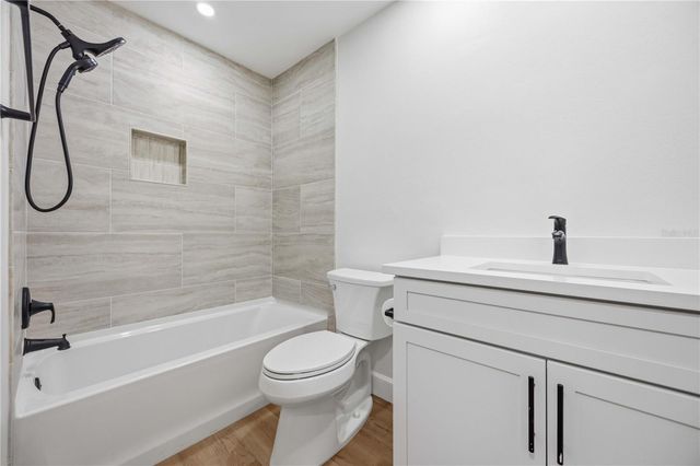 5526 CHANTECLAIRE 31, Sarasota, FL 34235