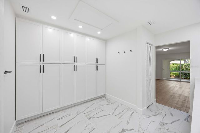 5526 CHANTECLAIRE 31, Sarasota, FL 34235