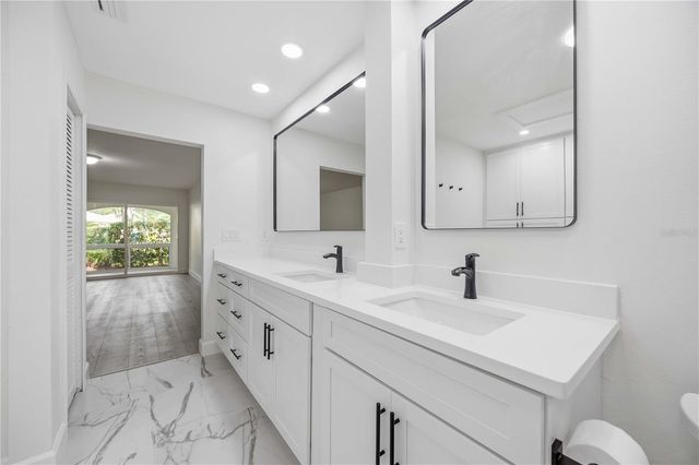 5526 CHANTECLAIRE 31, Sarasota, FL 34235