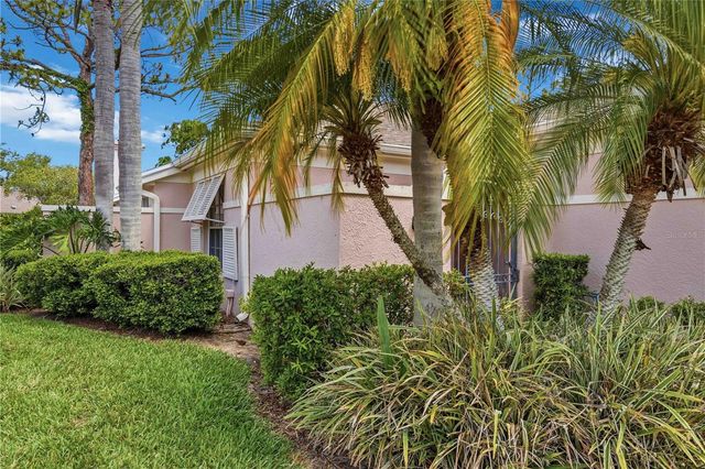 5526 CHANTECLAIRE 31, Sarasota, FL 34235