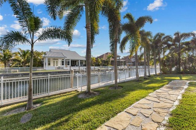 537 FORE DRIVE, Bradenton, FL 34208