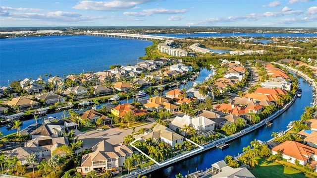 537 FORE DRIVE, Bradenton, FL 34208