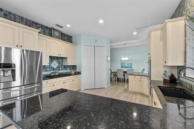 537 FORE DRIVE, Bradenton, FL 34208