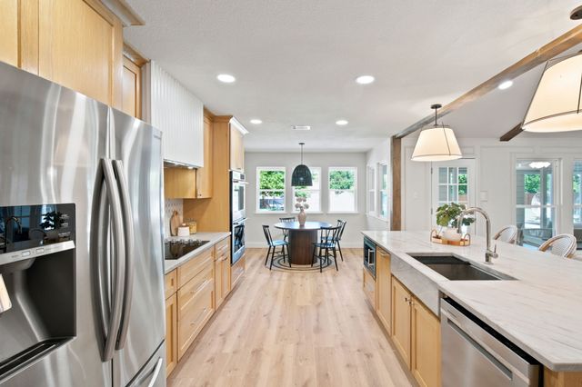 835 Cross Timbers Drive, Double Oak, TX 75077