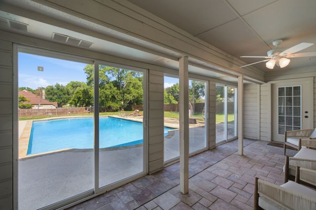 835 Cross Timbers Drive, Double Oak, TX 75077