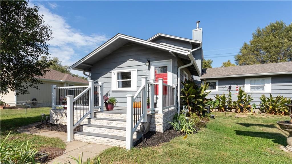 507 Newton Street, Edwardsville, KS 66111