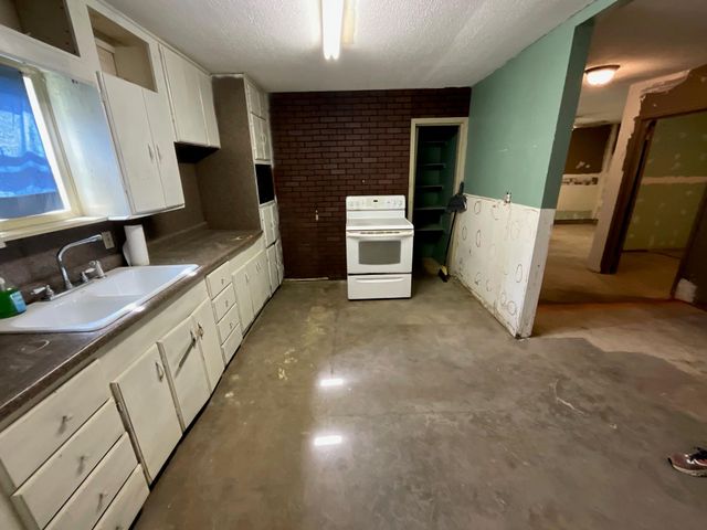 19995 Lakeway Lane, Montgomery, TX 77356